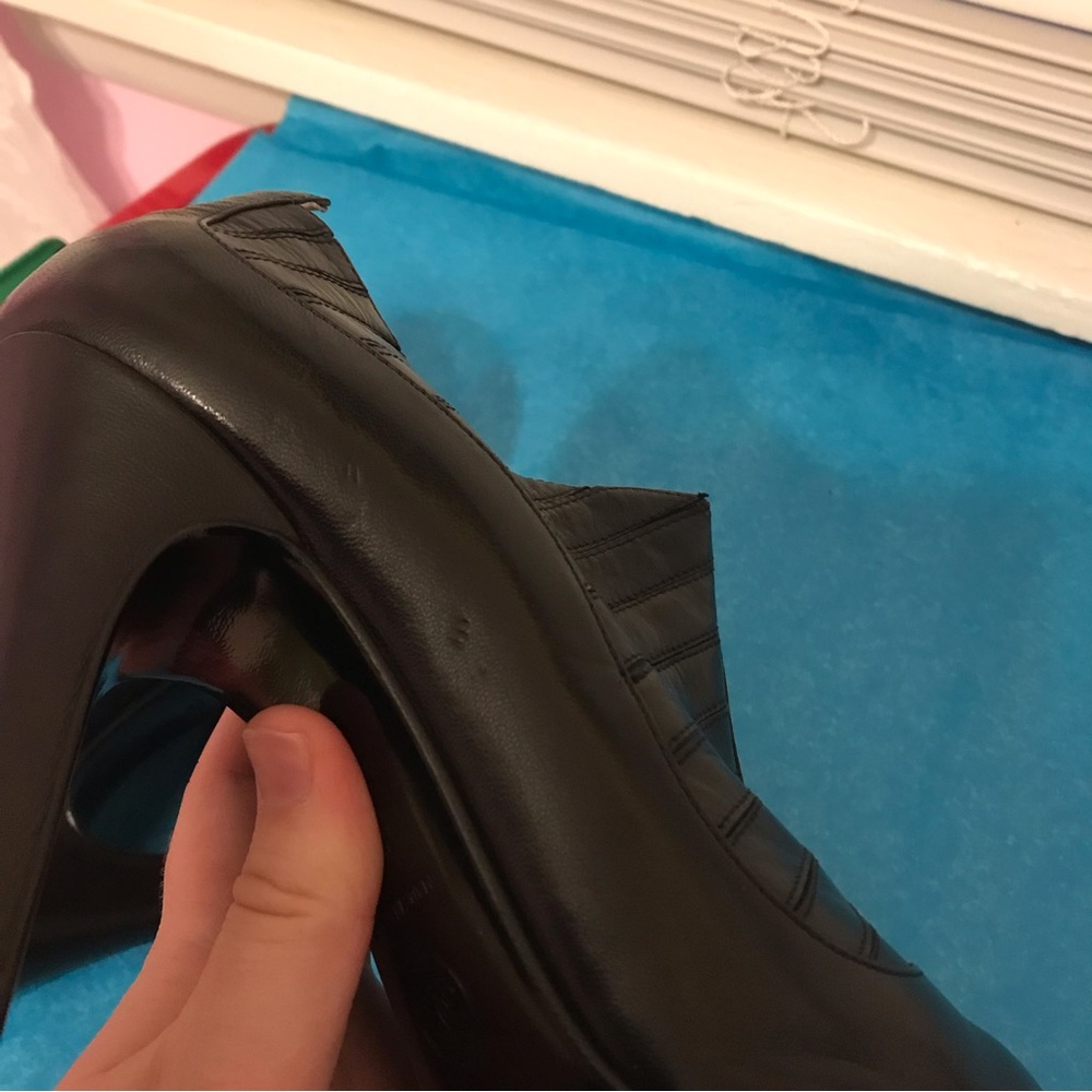 Chanel 2006 Paris New York quilted black ankle heels 37.5 - Picture 6 of 12